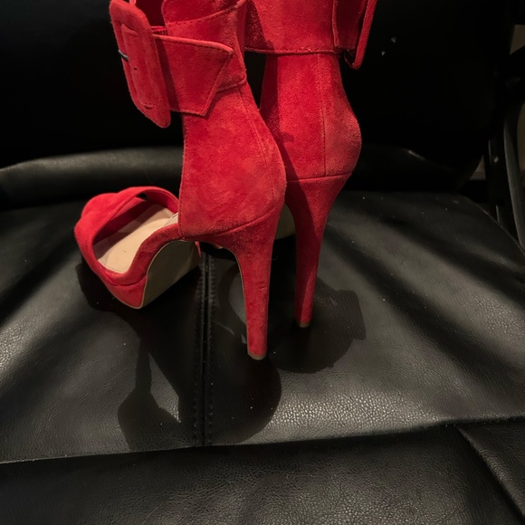 Steve Madden Circuit Ankle Strap Sandal - Picture 2 of 2